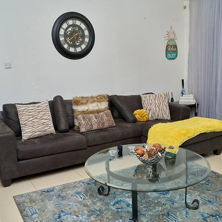 Caribbean Estates, 10 Mins From The Beach, Beautiful Gated Community Portmore Esterno foto