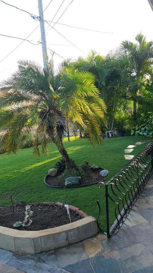 Caribbean Estates, 10 Mins From The Beach, Beautiful Gated Community Portmore Esterno foto