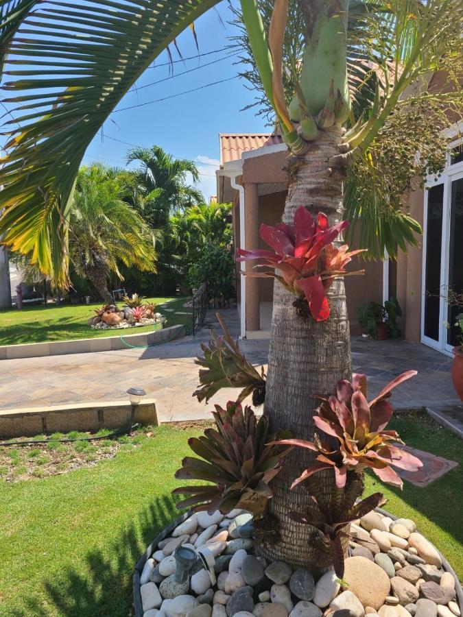Caribbean Estates, 10 Mins From The Beach, Beautiful Gated Community Portmore Esterno foto