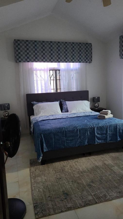 Caribbean Estates, 10 Mins From The Beach, Beautiful Gated Community Portmore Esterno foto